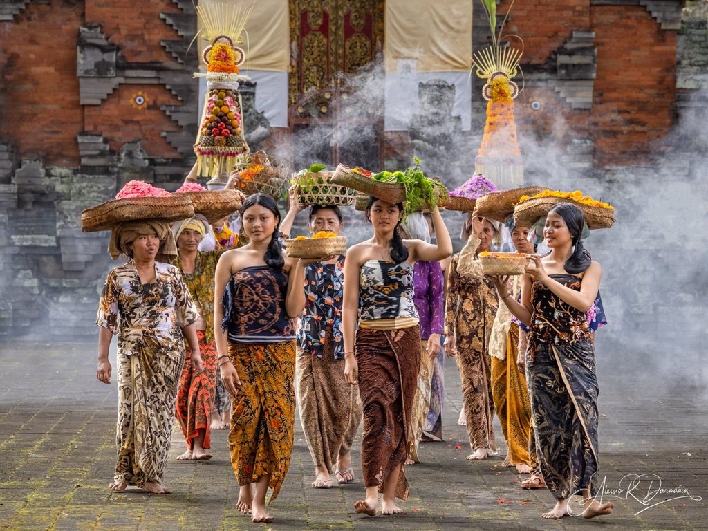 Women Carrying Offerings